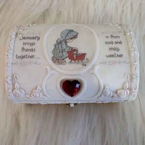Precious Moments Collection Vintage Charming White Trinket Box with Heart Accent